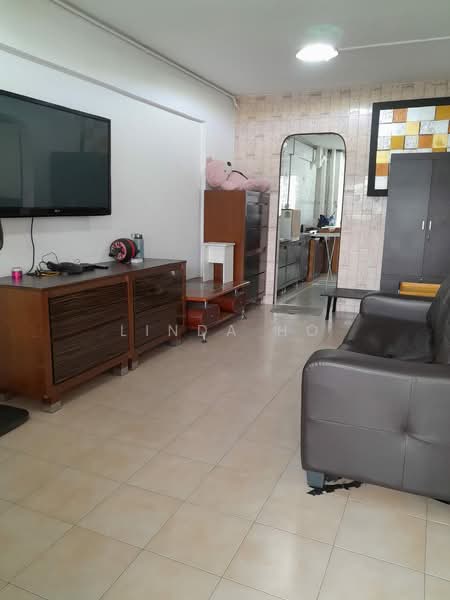 117 Bedok Reservoir Road, 117 Bedok Reservoir Road, 2 Bedrooms, 721 sqft, HDB Flat For Rent, by Linda Ho, 500155980 - Living Room - PropertyGuru.com.sg