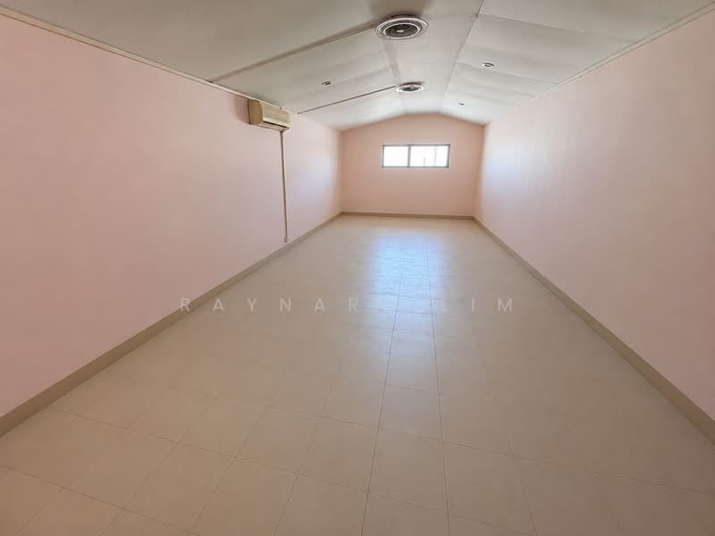 Hong San Walk, Hong San Walk, 6 Bedrooms, 3,743 sqft, Semi-Detached House For Sale, by Raynard Lim, 500155981 - Attic - PropertyGuru.com.sg