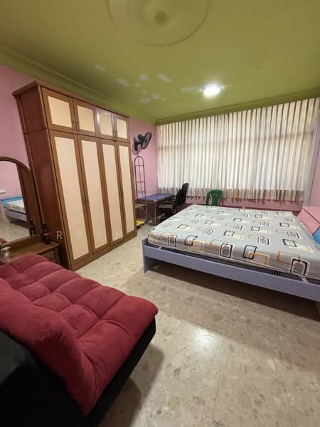 Hong San Walk, Hong San Walk, 6 Bedrooms, 3,743 sqft, Semi-Detached House For Sale, by Raynard Lim, 500155981 - Bedroom - PropertyGuru.com.sg