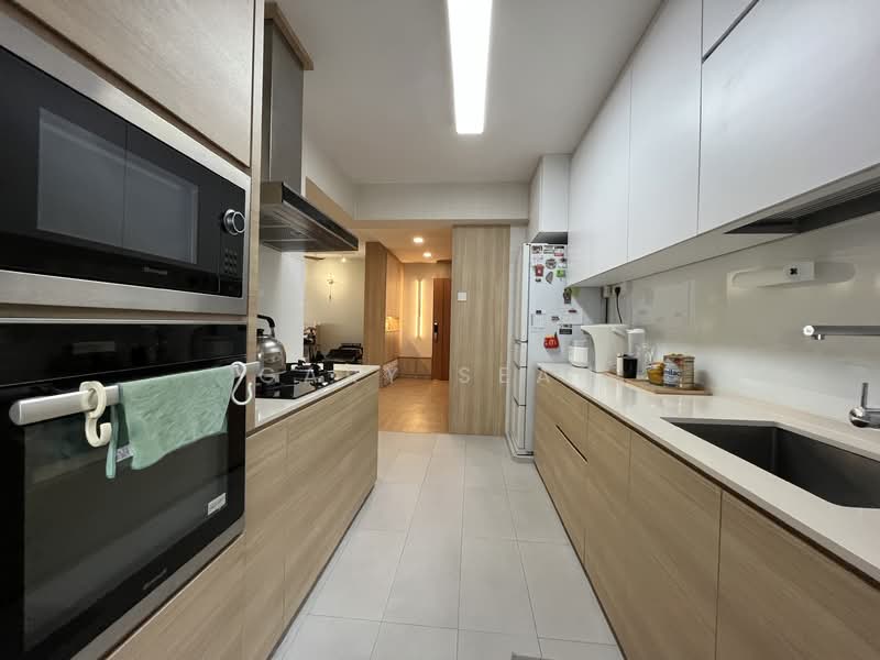 471A Fernvale Street, 471A Fernvale Street, 3 Bedrooms, 1,216 sqft, HDB Flat For Sale, by Gary Seah, 500155984 - Kitchen - PropertyGuru.com.sg