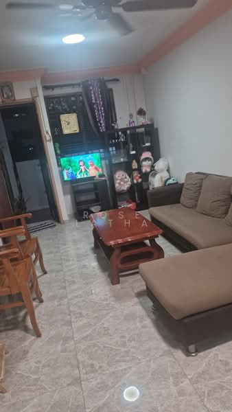 420 Bukit Batok West Avenue 2, 420 Bukit Batok West Avenue 2, 2 Bedrooms, 721 sqft, HDB Flat For Rent, by Rose Latha, 500155998 - Living Room - PropertyGuru.com.sg