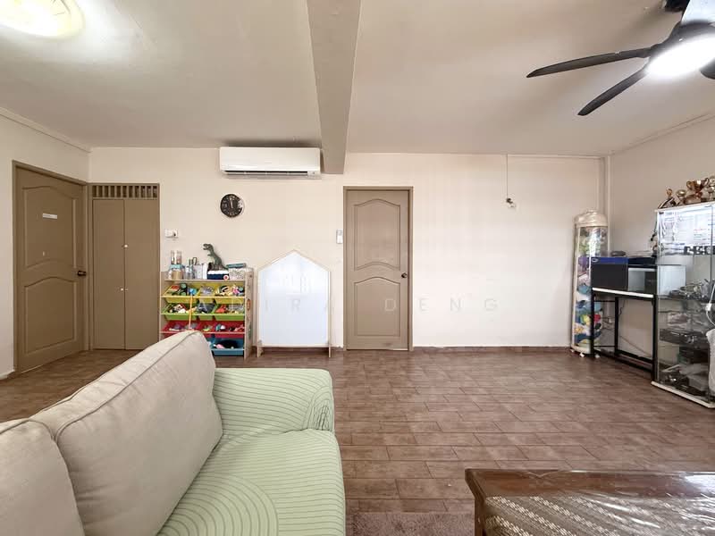 426 Bukit Batok West Avenue 2, 426 Bukit Batok West Avenue 2, 3 Bedrooms, 1,108 sqft, HDB Flat For Sale, by Adira Deng, 500156007 - Living Room - PropertyGuru.com.sg