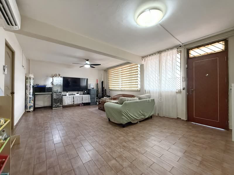 426 Bukit Batok West Avenue 2, 426 Bukit Batok West Avenue 2, 3 Bedrooms, 1,108 sqft, HDB Flat For Sale, by Adira Deng, 500156007 - Living Room - PropertyGuru.com.sg