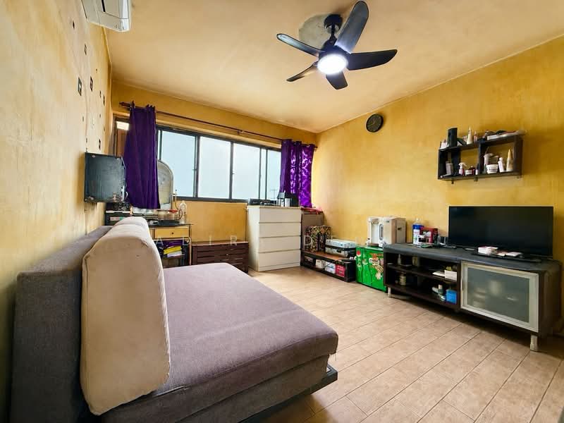 426 Bukit Batok West Avenue 2, 426 Bukit Batok West Avenue 2, 3 Bedrooms, 1,108 sqft, HDB Flat For Sale, by Adira Deng, 500156007 - Common Room 1 - PropertyGuru.com.sg