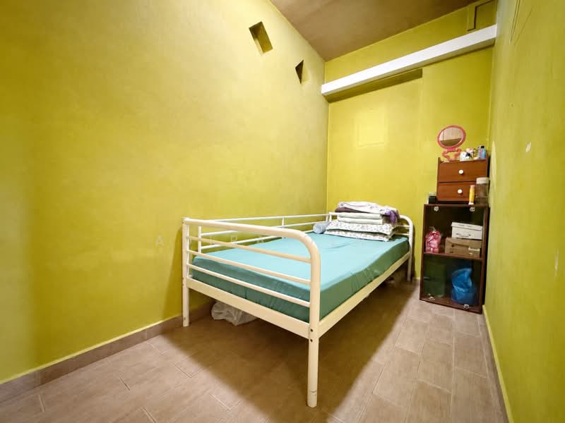 426 Bukit Batok West Avenue 2, 426 Bukit Batok West Avenue 2, 3 Bedrooms, 1,108 sqft, HDB Flat For Sale, by Adira Deng, 500156007 - Common Bedroom 2 - PropertyGuru.com.sg
