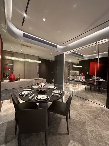 W Residences Marina View - Singapore, 22 Marina View, 3 Bedrooms, 1,195 sqft, Condominium For Sale, by Keith Tay, 500156013 - Dining Room - PropertyGuru.com.sg