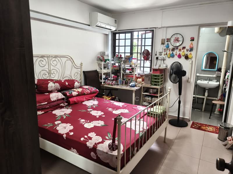 481 Jurong West Street 41, 481 Jurong West Street 41, 2 Bedrooms, 882 sqft, HDB Flat For Sale, by Melinda Choo, 500156018 - Bedroom - PropertyGuru.com.sg