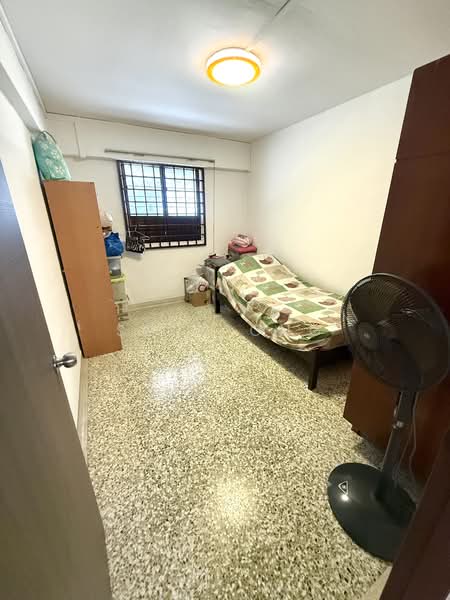 330 Ang Mo Kio Avenue 1, 330 Ang Mo Kio Avenue 1, 2 Bedrooms, 732 sqft, HDB Flat For Sale, by Sean Ong, 500156030 - Bedroom - PropertyGuru.com.sg