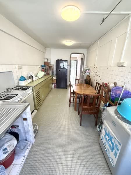 330 Ang Mo Kio Avenue 1, 330 Ang Mo Kio Avenue 1, 2 Bedrooms, 732 sqft, HDB Flat For Sale, by Sean Ong, 500156030 - Kitchen - PropertyGuru.com.sg