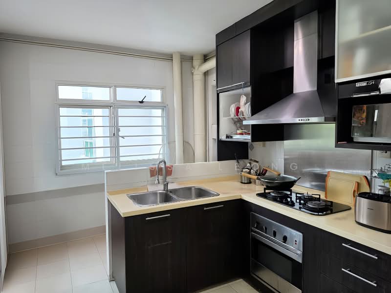 105A Edgefield Plains, 105A Edgefield Plains, 2 Bedrooms, 1,184 sqft, HDB Flat For Sale, by Melissa Leong, 500156037 - Kitchen - PropertyGuru.com.sg