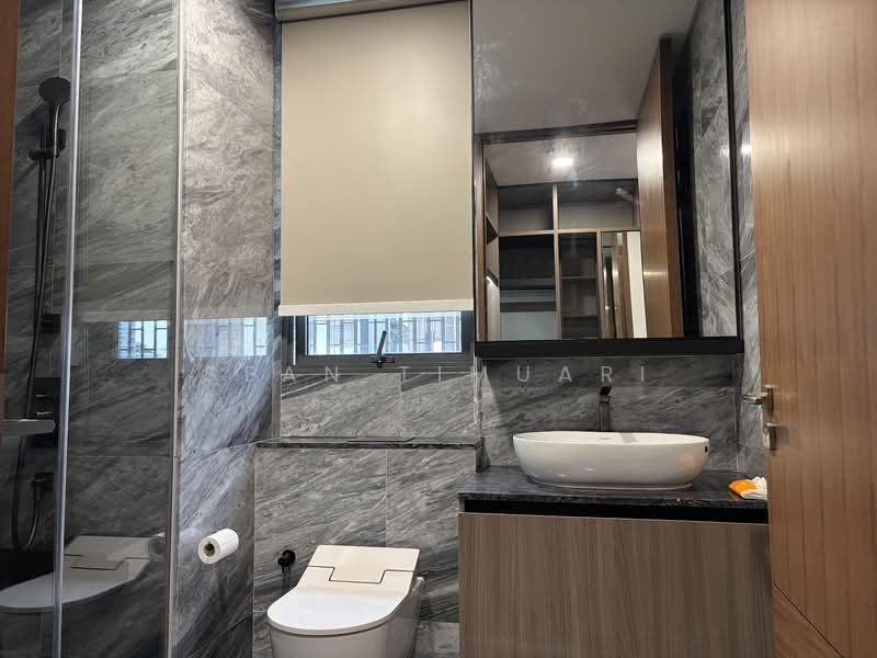 Grange 1866, 74 Grange Rd, 2 Bedrooms, 764 sqft, Condominium For Rent, by Sean Timuari, 500156048 - Bathroom - PropertyGuru.com.sg