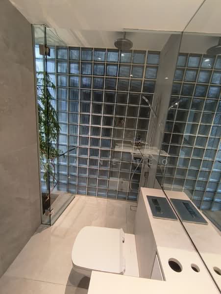 TELOK KURAU 3-Storey Semi-Detached, Telok Kurau, 6 Bedrooms, 4,000 sqft, Semi-Detached House For Sale, by Elaine Teo, 500156056 - Bathroom - PropertyGuru.com.sg