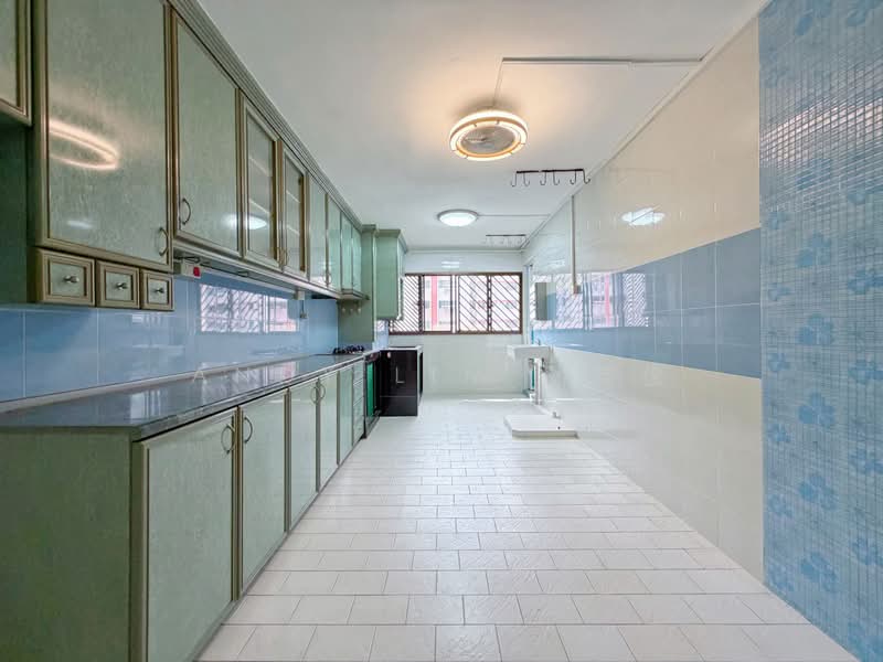 481 Jurong West Street 41, 481 Jurong West Street 41, 2 Bedrooms, 721 sqft, HDB Flat For Sale, by Andy Lim 林佳俊, 500156059 - Kitchen - PropertyGuru.com.sg