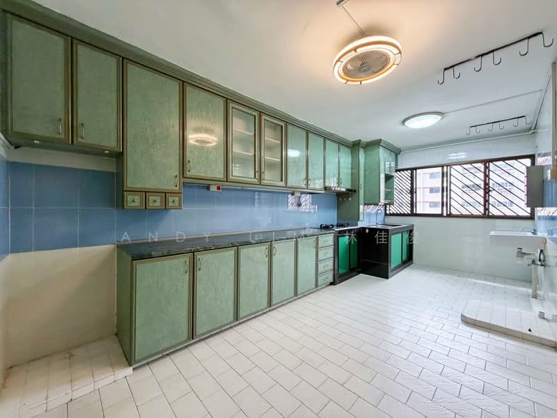 481 Jurong West Street 41, 481 Jurong West Street 41, 2 Bedrooms, 721 sqft, HDB Flat For Sale, by Andy Lim 林佳俊, 500156059 - Kitchen - PropertyGuru.com.sg