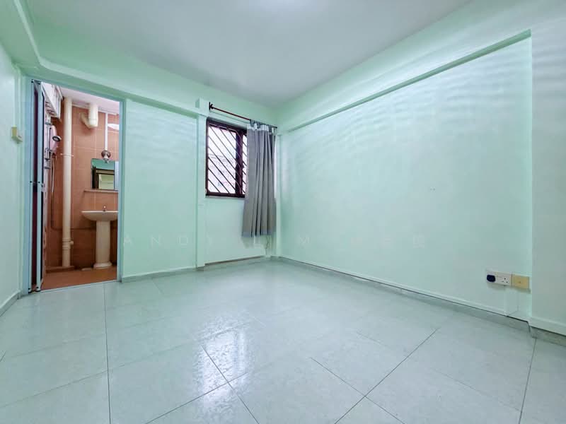 481 Jurong West Street 41, 481 Jurong West Street 41, 2 Bedrooms, 721 sqft, HDB Flat For Sale, by Andy Lim 林佳俊, 500156059 - Bathroom - PropertyGuru.com.sg