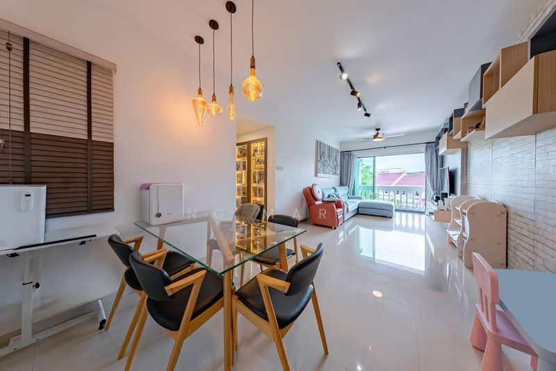 Stratford Court, 41A Bedok Ria Crescent, 3 Bedrooms, 1,227 sqft, Condominium For Sale, by Ng Mary, 500156072 - Dining Room - PropertyGuru.com.sg