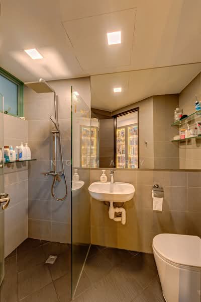 Stratford Court, 41A Bedok Ria Crescent, 3 Bedrooms, 1,227 sqft, Condominium For Sale, by Ng Mary, 500156072 - Bathroom - PropertyGuru.com.sg