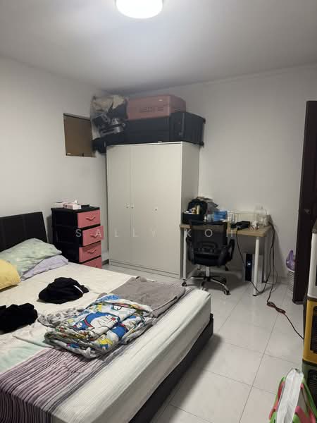 304 Jurong East Street 32, 304 Jurong East Street 32, 3 Bedrooms, 1,012 sqft, HDB Flat For Rent, by Sally Koh, 500156092 - Bedroom - PropertyGuru.com.sg
