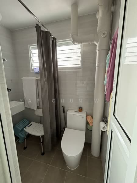 136 Simei Street 1, 136 Simei Street 1, Room Rental, 120 sqft, HDB Flat For Rent, by Yap Chun Wei, 500156139 - Bathroom - PropertyGuru.com.sg