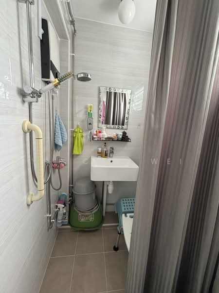 136 Simei Street 1, 136 Simei Street 1, Room Rental, 120 sqft, HDB Flat For Rent, by Yap Chun Wei, 500156139 - Bathroom - PropertyGuru.com.sg