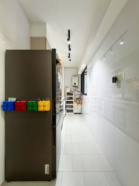311A Clementi Avenue 4, 311A Clementi Avenue 4, 2 Bedrooms, 646 sqft, HDB Flat For Sale, by Andy Lim 林佳俊, 500156158 - Kitchen - PropertyGuru.com.sg