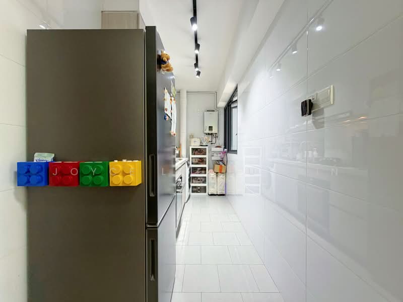 311A Clementi Avenue 4, 311A Clementi Avenue 4, 2 Bedrooms, 646 sqft, HDB Flat For Sale, by Joyce Lye Hui Xin, 500156159 - Kitchen - PropertyGuru.com.sg