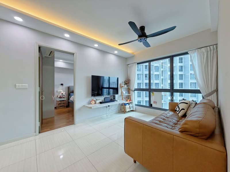 311A Clementi Avenue 4, 311A Clementi Avenue 4, 2 Bedrooms, 646 sqft, HDB Flat For Sale, by Joyce Lye Hui Xin, 500156159 - Living Room - PropertyGuru.com.sg