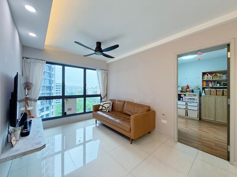 311A Clementi Avenue 4, 311A Clementi Avenue 4, 2 Bedrooms, 646 sqft, HDB Flat For Sale, by Joyce Lye Hui Xin, 500156159 - Living Room - PropertyGuru.com.sg