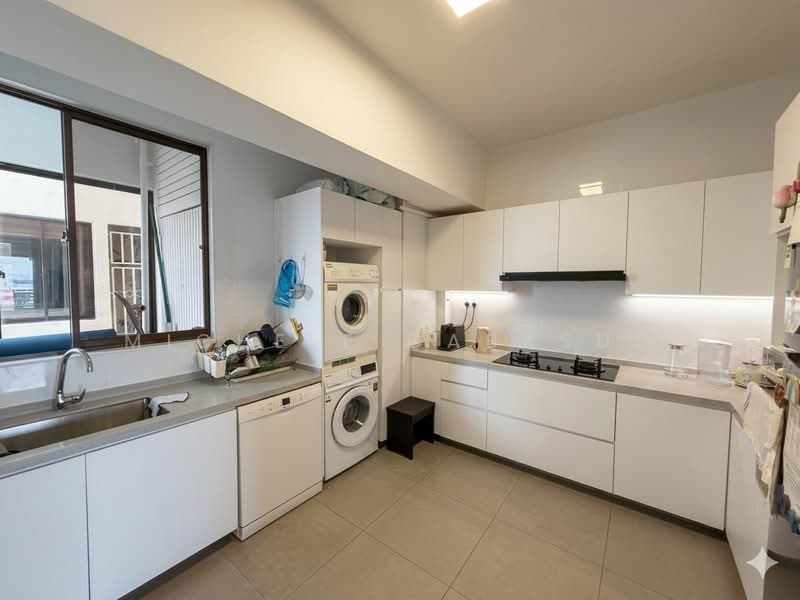 Hillcrest Arcadia, 257 Arcadia Road, 2 Bedrooms, 1,421 sqft, Condominium For Sale, by Michele Cabasug, 500156179 - Kitchen - PropertyGuru.com.sg