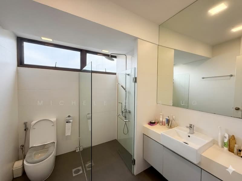 Hillcrest Arcadia, 257 Arcadia Road, 2 Bedrooms, 1,421 sqft, Condominium For Sale, by Michele Cabasug, 500156179 - Bathroom - PropertyGuru.com.sg