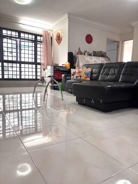 625 Jurong West Street 61, 625 Jurong West Street 61, 3 Bedrooms, 1,184 sqft, HDB Flat For Sale, by Candy Tay, 500156183 - Living Room - PropertyGuru.com.sg