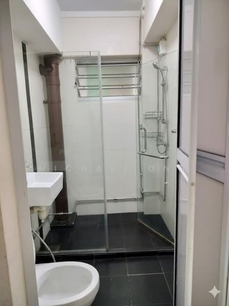 766 Choa Chu Kang North 5, 766 Choa Chu Kang North 5, 3 Bedrooms, 1,118 sqft, HDB Flat For Sale, by Michael Ong, 500156184 - Bathroom - PropertyGuru.com.sg