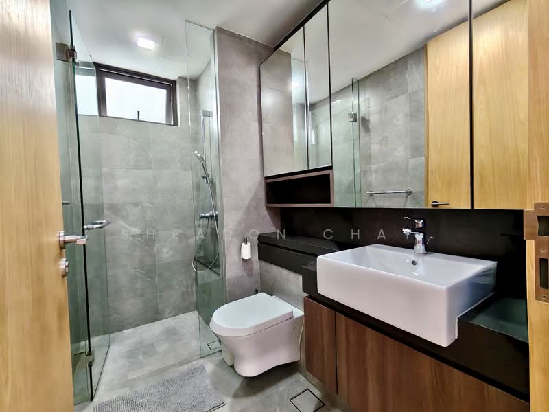 Midwood, 10 Hillview Rise, 4 Bedrooms, 1,249 sqft, Condominium For Sale, by Sheadon Chay, 500156190 - Bathroom - PropertyGuru.com.sg