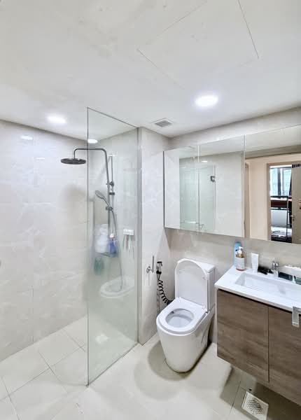 Treasure at Tampines, 45 Tampines Lane, 2 Bedrooms, 678 sqft, Condominium For Sale, by Adrian Chay, 500156197 - Bathroom - PropertyGuru.com.sg