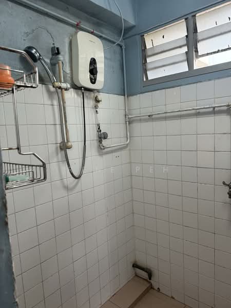 66 Marine Drive, 66 Marine Drive, 2 Bedrooms, 700 sqft, HDB Flat For Sale, by Irene Peh, 500156205 - Bathroom - PropertyGuru.com.sg