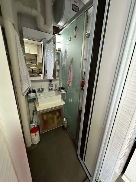 66 Marine Drive, 66 Marine Drive, 2 Bedrooms, 700 sqft, HDB Flat For Rent, by Tingting Liu, 500156231 - Bathroom - PropertyGuru.com.sg