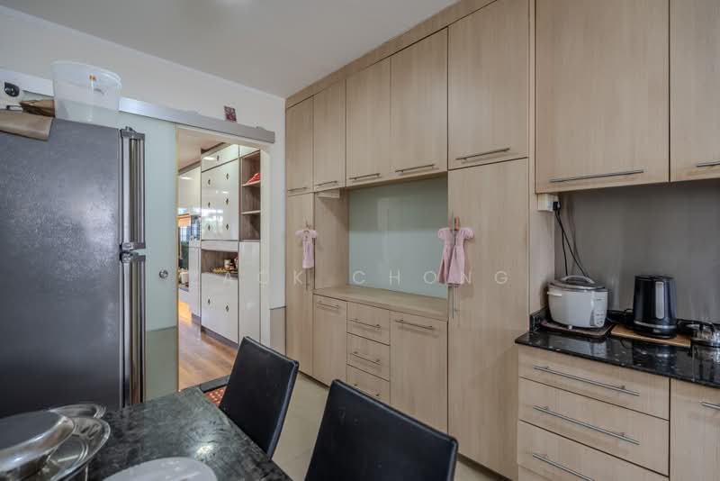 540 Bukit Batok Street 52, 540 Bukit Batok Street 52, 3 Bedrooms, 1,108 sqft, HDB Flat For Sale, by Zack Chong, 500156250 - Kitchen - PropertyGuru.com.sg