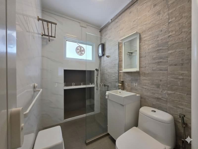 509 Choa Chu Kang Street 51, 509 Choa Chu Kang Street 51, 4 Bedrooms, 1,431 sqft, HDB Flat For Sale, by Jeremy Peh, 500156251 - Bathroom - PropertyGuru.com.sg