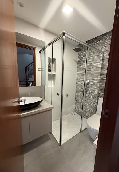 Horizon Gardens, Ang Mo Kio Avenue 2, 5 Bedrooms, 2,992 sqft, Cluster House For Rent, by Elsie Ong, 500156253 - Level 2 Common Bathroom - PropertyGuru.com.sg
