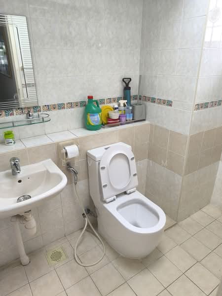 383A Bukit Batok West Avenue 5, 383A Bukit Batok West Avenue 5, Room Rental, 90 sqft, HDB Flat For Rent, by Kelvin Lim, 500156270 - Bathroom - PropertyGuru.com.sg