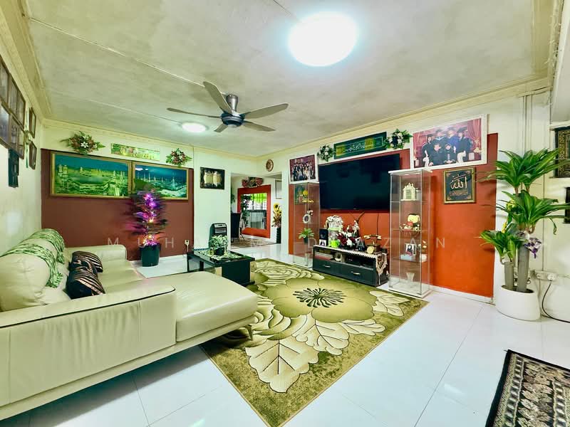 306 Ang Mo Kio Avenue 1, 306 Ang Mo Kio Avenue 1, 4 Bedrooms, 1,324 sqft, HDB Flat For Sale, by Muhammad Azan, 500156273 - Living Room - PropertyGuru.com.sg