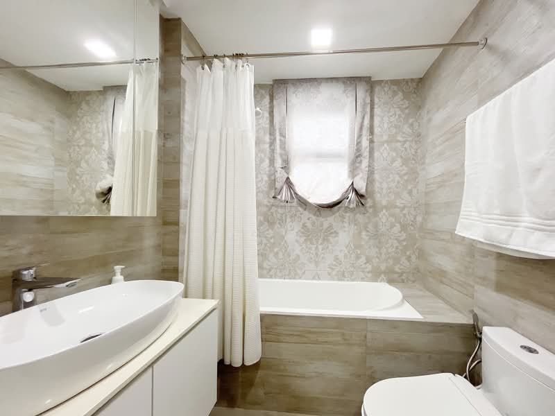 Hillview Green, 61 Hume Avenue, 4 Bedrooms, 1,722 sqft, Condominium For Sale, by Iris Lim, 500156276 - Master En-suite - PropertyGuru.com.sg