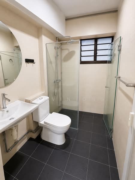 520 Woodlands Drive 14, 520 Woodlands Drive 14, 4 Bedrooms, 1,334 sqft, HDB Flat For Sale, by Delvin Ong, 500156288 - Bathroom - PropertyGuru.com.sg