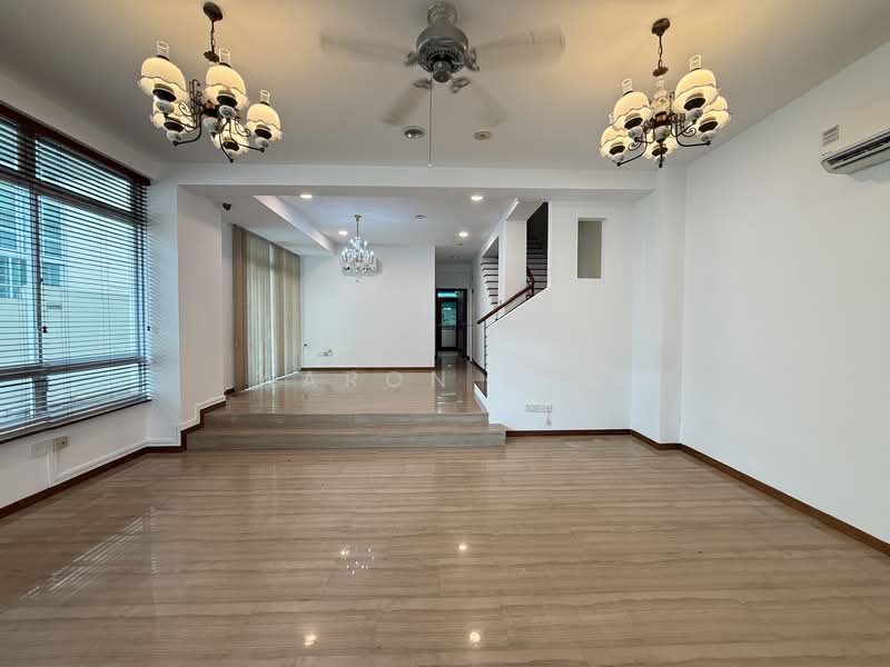 Serangoon Garden Estate, Conway Grove, 5 Bedrooms, 2,964 sqft, Semi-Detached House For Sale, by Aaron Yeo, 500156308 - Living Room - PropertyGuru.com.sg