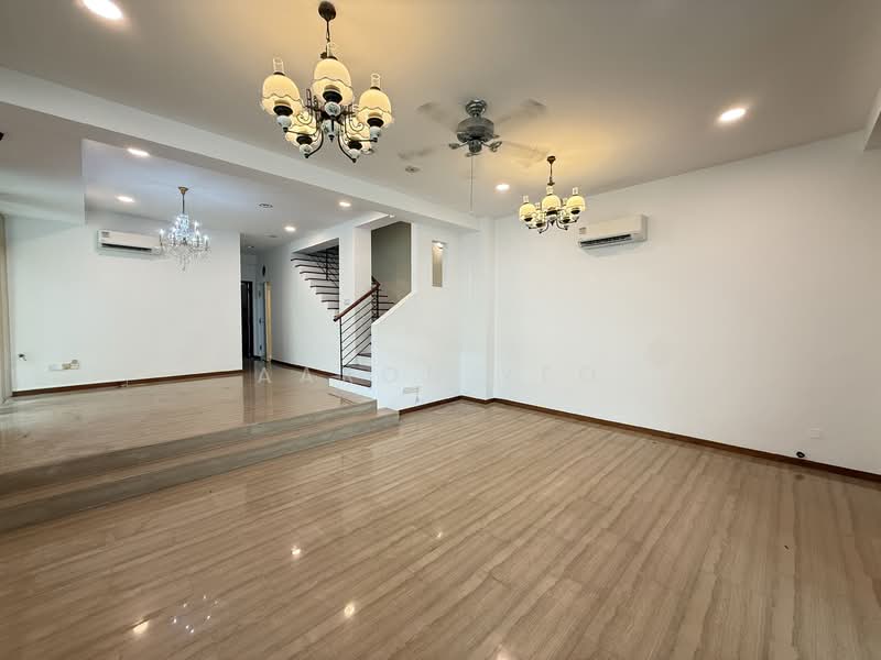Serangoon Garden Estate, Conway Grove, 5 Bedrooms, 2,964 sqft, Semi-Detached House For Sale, by Aaron Yeo, 500156308 - Living Room - PropertyGuru.com.sg
