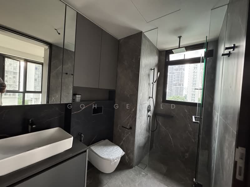 Irwell Hill Residences, 2 Irwell Hill, 2 Bedrooms, 678 sqft, Condominium For Rent, by Goh Gerald, 500156321 - Bathroom - PropertyGuru.com.sg