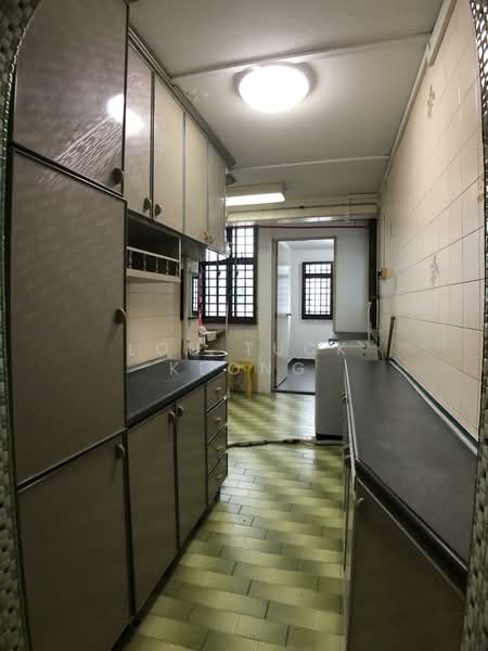 73 Lorong 4 Toa Payoh, 73 Lorong 4 Toa Payoh, 3 Bedrooms, 667 sqft, HDB Flat For Rent, by Loh Tuck Keong, 500156331 - Kitchen - PropertyGuru.com.sg