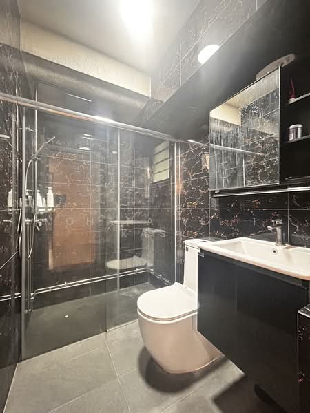 522 Woodlands Drive 14, 522 Woodlands Drive 14, 3 Bedrooms, 1,334 sqft, HDB Flat For Sale, by Mohana Vel T Kasi, 500156339 - Common Bathroom - PropertyGuru.com.sg