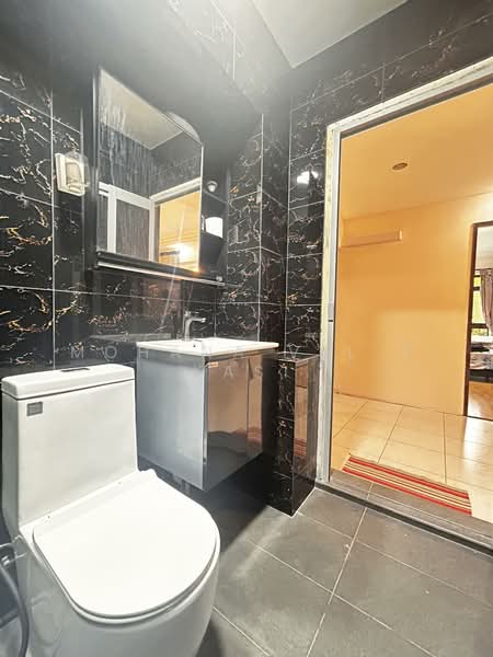 522 Woodlands Drive 14, 522 Woodlands Drive 14, 3 Bedrooms, 1,334 sqft, HDB Flat For Sale, by Mohana Vel T Kasi, 500156339 - Common Bathroom - PropertyGuru.com.sg