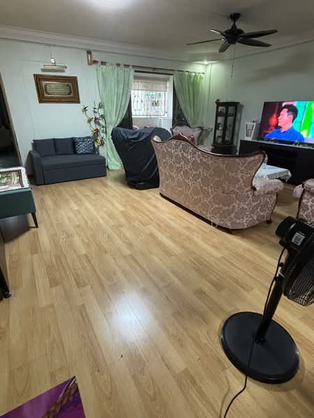 553 Woodlands Drive 44, 553 Woodlands Drive 44, 3 Bedrooms, 1,292 sqft, HDB Flat For Sale, by Mohamed Ramlan Nordin, 500156342 - Living Room - PropertyGuru.com.sg